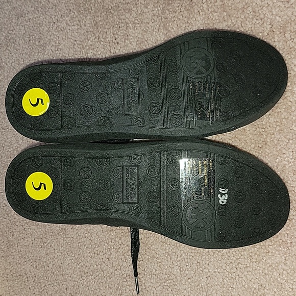 Michael Kors Sneakers Shoes - Picture 6 of 9